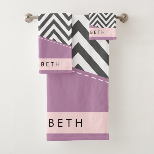 Grijs zigzag, Grijs Chevron, Paarse, Jouw naam Bad Handdoek (Insitu)