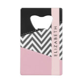 Grijs zigzag, Grijs Chevron, Roze, Jouw naam Kredietkaart Flessenopener (Voorkant)