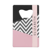 Grijs zigzag, Grijs Chevron, Roze, Jouw naam Kredietkaart Flessenopener (Achterkant)