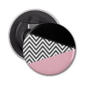 Grijs zigzag, Grijze Chevron, Zigzag Pattern, Roze Button Flesopener (Voorkant)