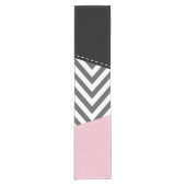 Grijs zigzag, Grijze Chevron, Zigzag Pattern, Roze Korte Tafelloper (Voorkant)