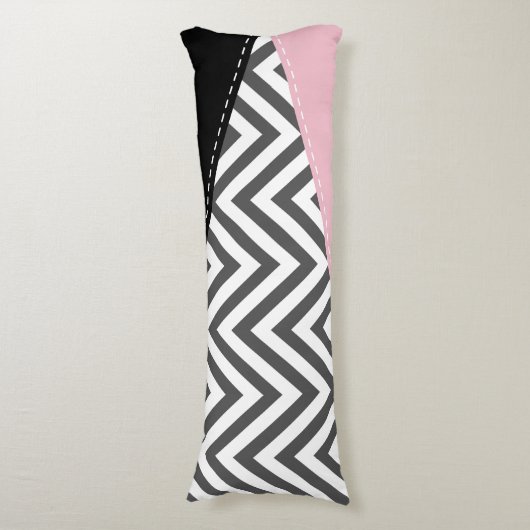 Grijs zigzag, Grijze Chevron, Zigzag Pattern, Roze Lichaamskussen (Voorkant Verticaal)