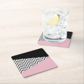 Grijs zigzag, Grijze Chevron, Zigzag Pattern, Roze Vierkante Kartonnen Onderzetter (Insitu)