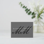 Grijs Zwart Script Monogram Modern Visitekaartje (Staand voorkant)