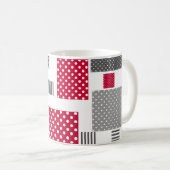 Grijsrode stip patchwork op witte achtergrond koffiemok (Voorkant rechts)