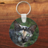 Grijze bruine kat met groene ogen sleutelhanger (Voorkant)