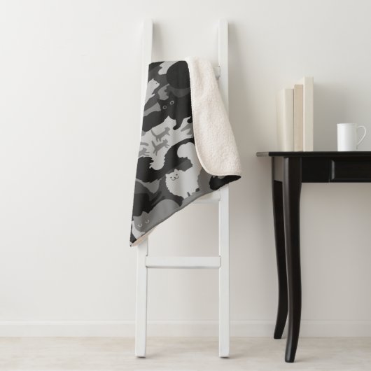 Grijze Camouflage Katten Pattern Grey Kitty Cats C Sherpa Deken (In situ)