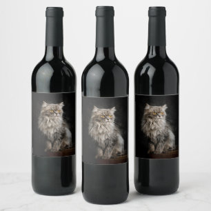 Grijze donzige kat wijn etiket