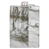 Grijze eend op donker het meer heupfles (Achterkant)