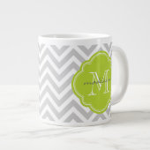 Grijze en groene Chevron Custom Monogram Extra Grote Mok (Voorkant rechts)