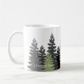 Grijze en groene Evergreen Trees Elegant en Rustic Koffiemok (Links)