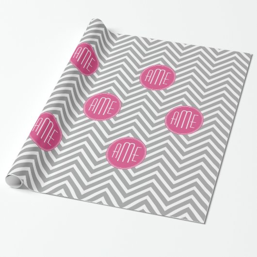 Grijze en roze Chevrons met aangepast monogram Cadeaupapier (Uitgerold)