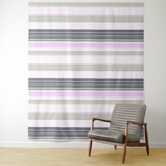 Grijze en roze verticale strepen. wandkleed (In situ)