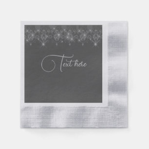 Grijze en zilverkleurige luiers servet