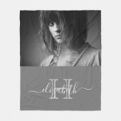 Grijze foto-monogram naam modern script fleece deken (Voorkant)