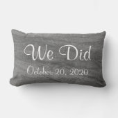 Grijze graniet "We deden" Monogrammed Wedding Pill Kussen (Voorkant)