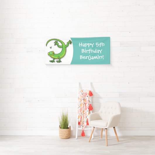 Grijze groene gekko-groeten met bug-cartoon spandoek (Insitu)