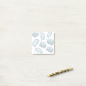Grijze hersenen en smeltende klokken post-it® notes (Op bureau)