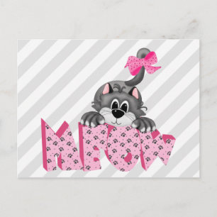 Grijze kat en roze briefkaart