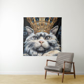 Grijze kat in een kroon wandkleed (In situ)