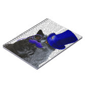 Grijze katje met blauw bovenste hak en blauwe snor notitieboek (Linkerzijde)