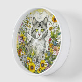 Grijze kitty kat zitten in bloemen (Hoek)