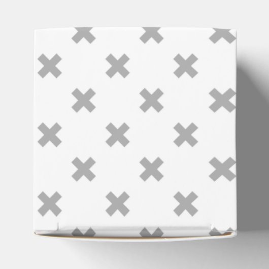 Grijze kruisstiften op wit bedankdoosjes (Bovenkant)
