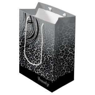 Grijze luipaard dierprint met silhouet van meisje medium cadeauzakje
