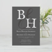 Grijze minimalistische monogram bruiloft kaart (Staand voorkant)