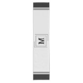 Grijze Tafelloper met Achternaam Letter 14 x 72" (Voorkant)