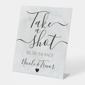 Grijze Textuur Calligrafie Bruiloft Neem een Shot Reclamebord Met Voetstuk