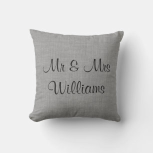 Grijze "We Did" kussen met monogram voor buiten