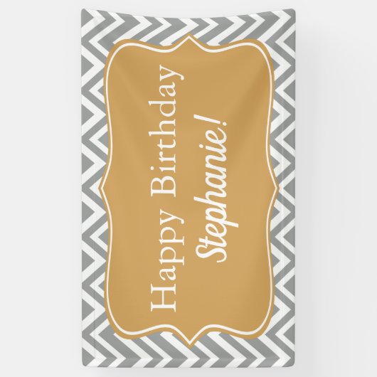 Grijze, witte en gouden Chevron Birthday Spandoek (Verticaal)