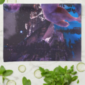 Grijze wolf in bos theedoek (Gevouwen)