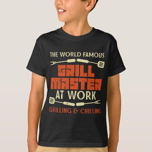 Grill Master at Work Grilling Chilling Funny Bbq T-shirt (Voorkant)
