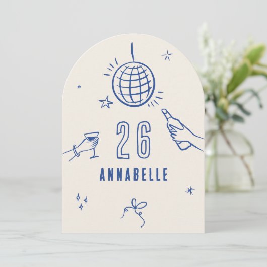 grillige hand getekende boog verjaardagsfeest drin kaart (Staand voorkant)