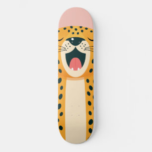 Grillige safari dier gaapende cheeta cartoon skateboard