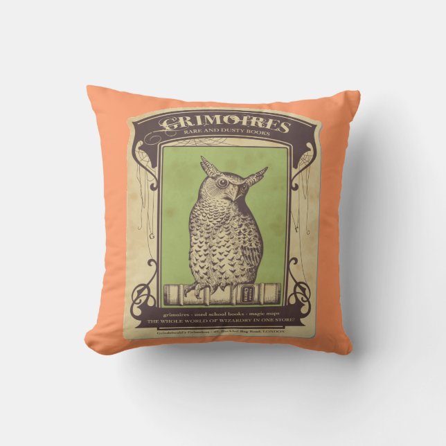 Grimoires Owl Pillow Kussen (Voorkant)