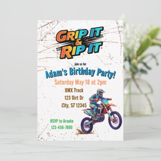 Grip it & Rip It Dirt Bike Birthday Invitation (Debout devant)
