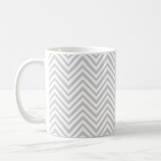 Gris et Blush Chevron Motif Monogram Mug (Gauche)