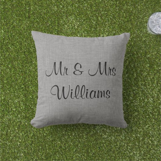 Gris "Nous avons fait" Monogramme Coussin extérieu (Herbe)