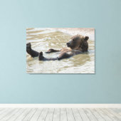 GRIZZLY BEER ONTSPANNENDE VERPAKTE CANVAS PRINT (Insitu (Houten vloer))
