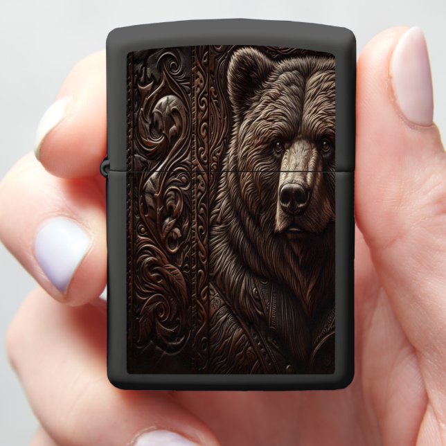 Grizzly Carving in leer (In Hand)