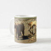 Grizzly Oears Wildlife Art Coffee Mug (Devant gauche)