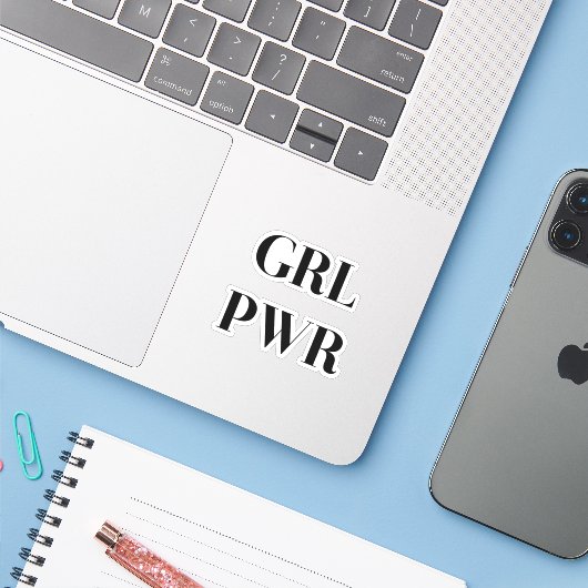 GRL PWR STICKER (Laptop met iPhone)