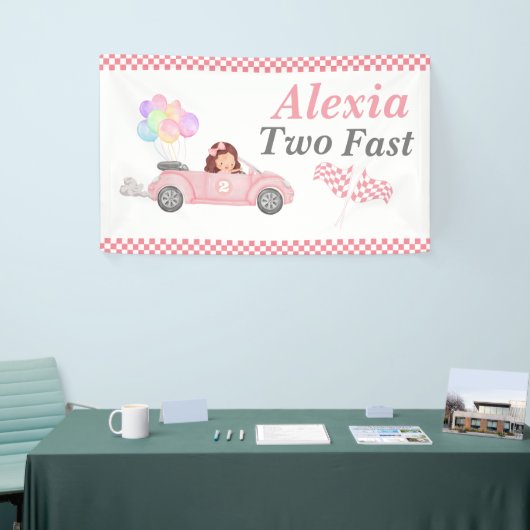 Groeien Twee Snelle Roze Race Auto Meisje 2e dag Spandoek (Beurs)