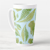 Groen blad Blauw van kleur. bladpatroon Latte Mok (Linkerhoek)