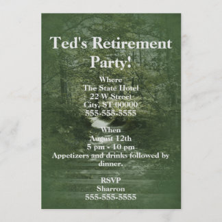 Groen bos met trapsgewijze treinpaduitnodiging kaart