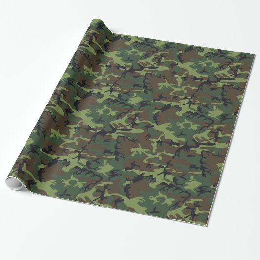 Groen en bruin getextureerde digitale camouflage cadeaupapier (Uitgerold)