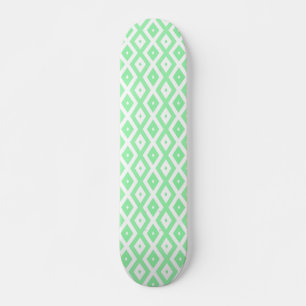 Groen en wit diamantpatroon skateboard